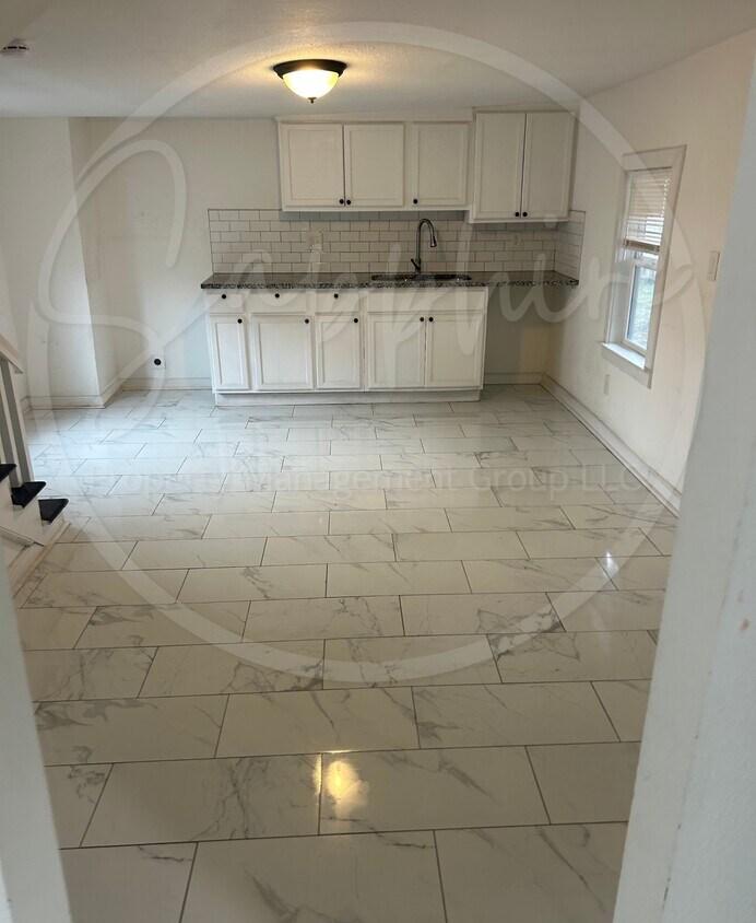 Building Photo - 1223 W Hayward Ave