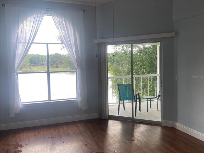 Foto del edificio - 2612 Grassy Point Dr
