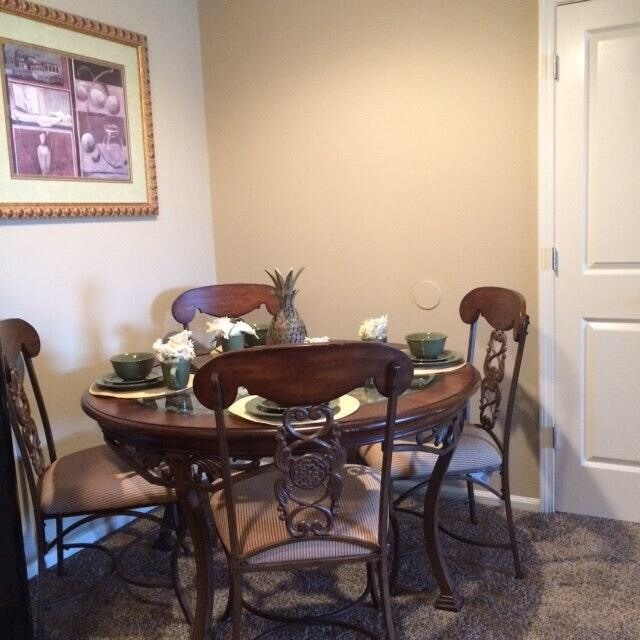 Dining - 819 S Main St