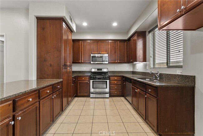Building Photo - 425 Merced Ct