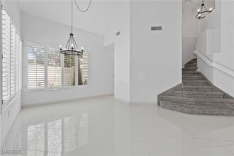 Building Photo - 3004 Sun Lake Dr
