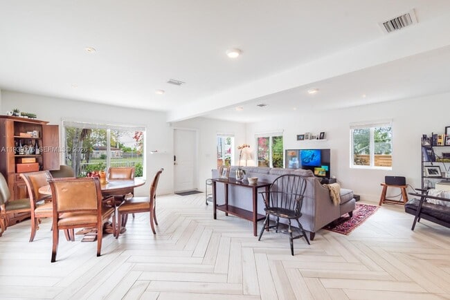 Foto del edificio - 44 NW 40th St