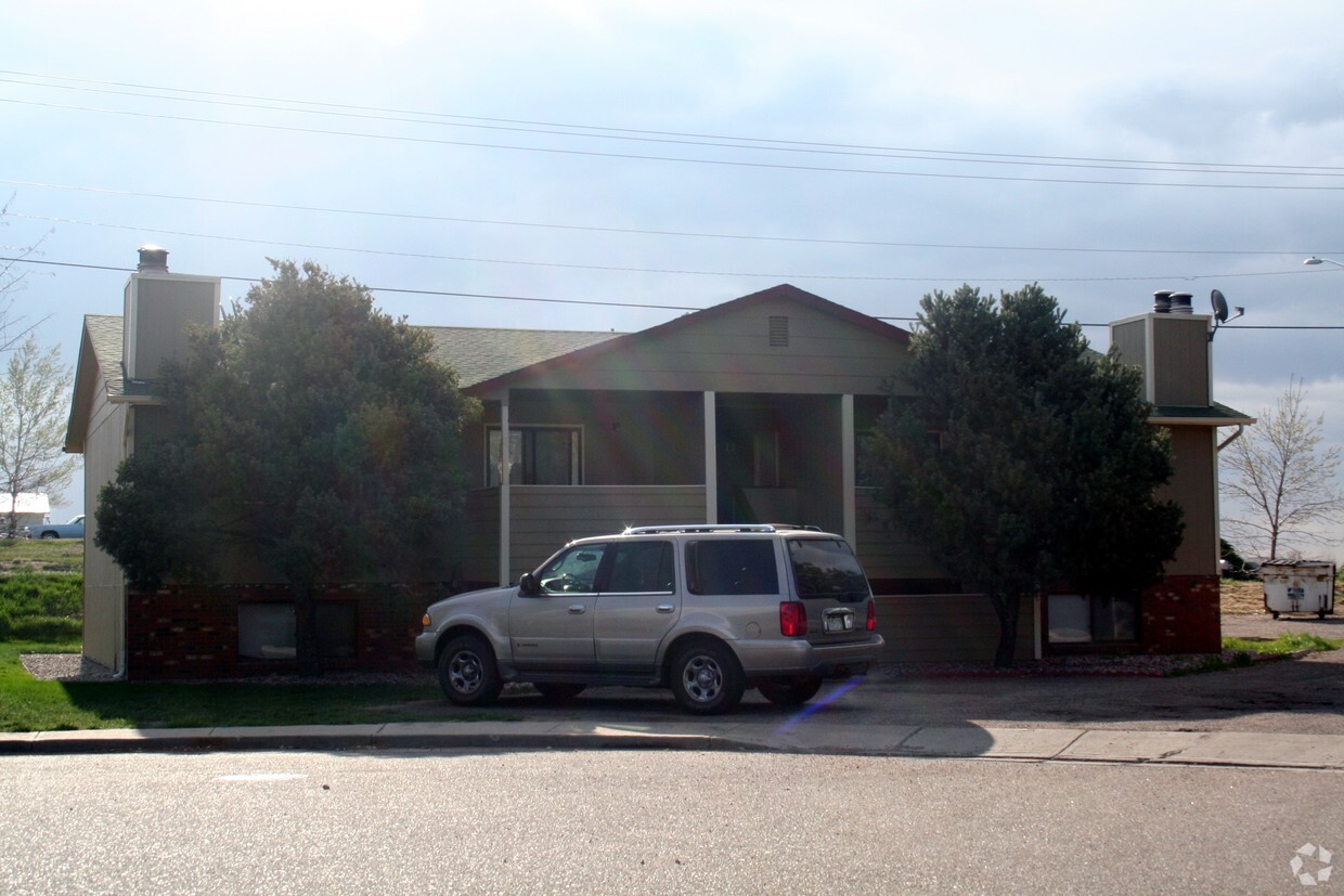 Building Photo - 102 Juniper Pl