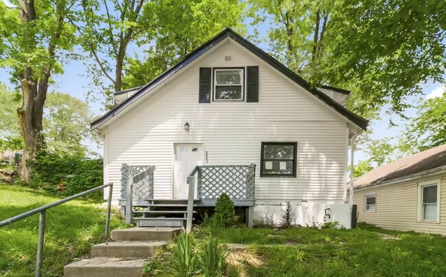 Building Photo - LOOK AT THIS GEM!  Schedule A Tour Today!!