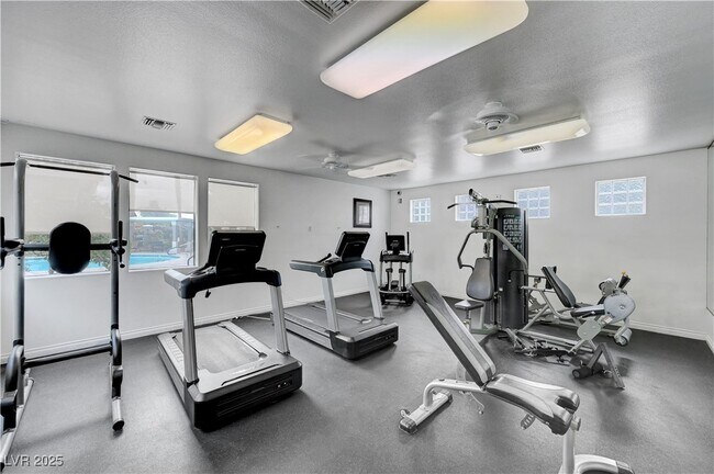 Foto del edificio - 950 Seven Hills Dr