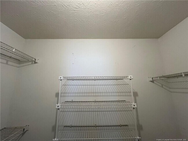 Building Photo - 663 Bartons Landing Pl