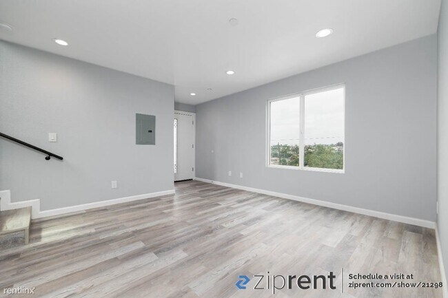 Building Photo - 3 br, 3.5 bath House - 3447 Ocean View Blv...