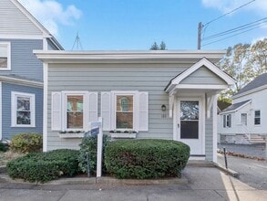 Building Photo - 153 Oak St