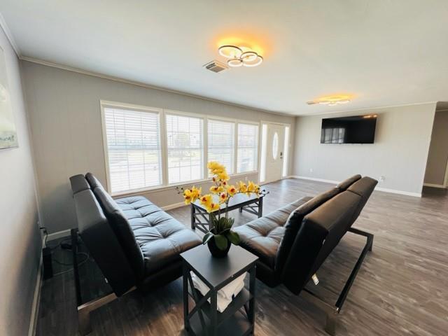 Building Photo - 610 Seashell Dr