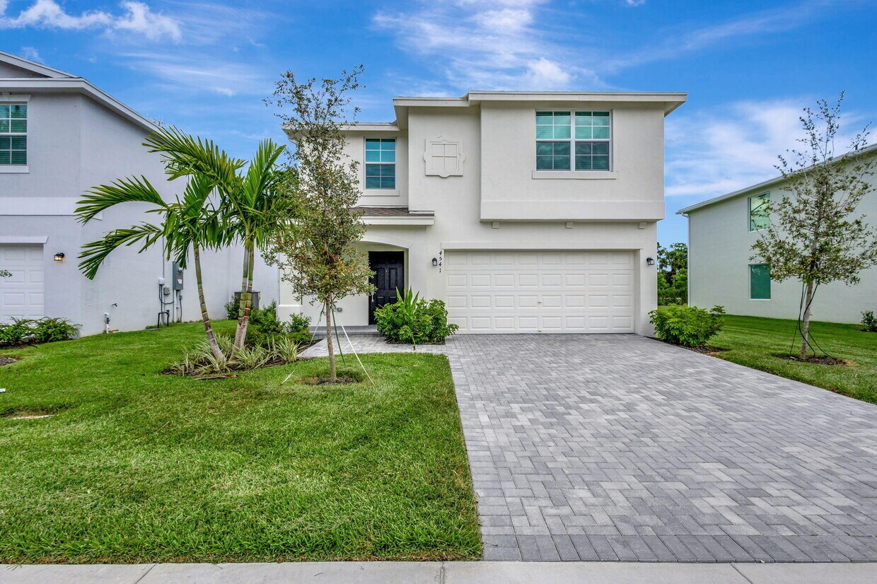 Foto principal - 4541 Dow Ln