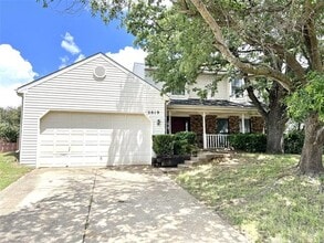 Building Photo - 2019 Longmeadow Ct