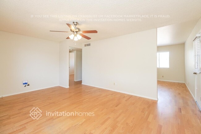 Building Photo - 580 W Del Rio St