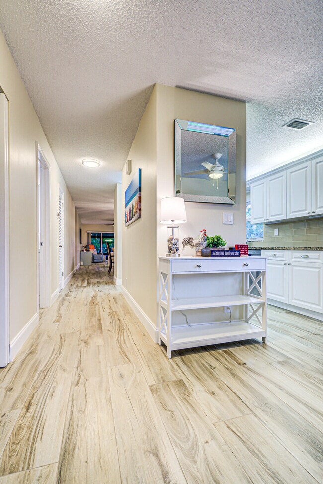 Foto del edificio - 5840 Sugar Palm Ct