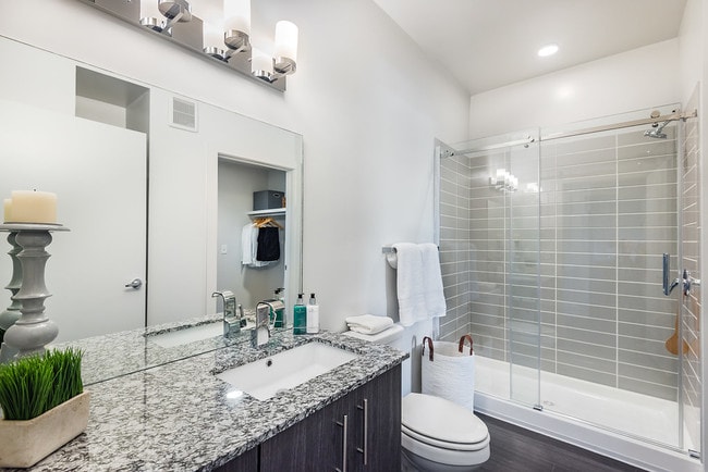 2BR, 1BA - Lemonade - Uptown Fayetteville