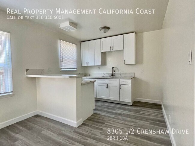 Building Photo - 8425 1\2 Crenshaw Dr