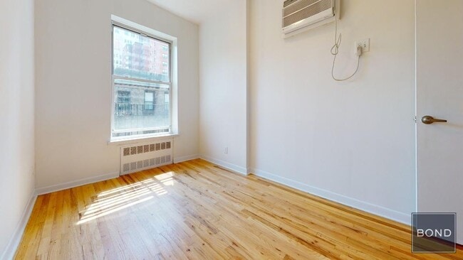 Building Photo - 212 E 85th St