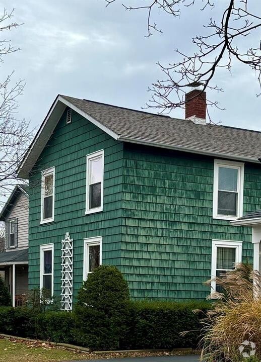 Building Photo - 305 Steuben St