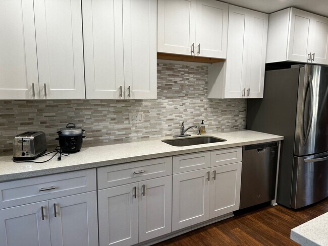 Building Photo - 1221 Winifred Dr