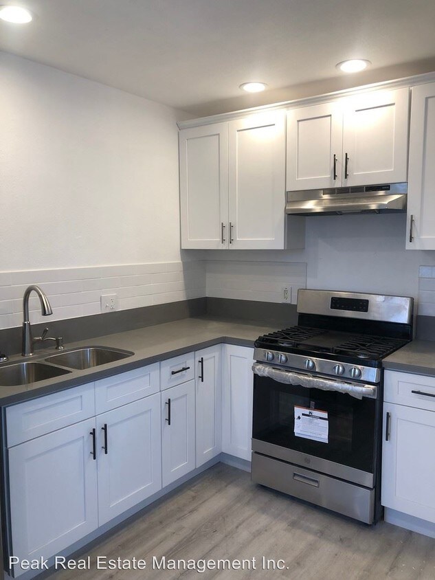 Primary Photo - 213 E 67th St