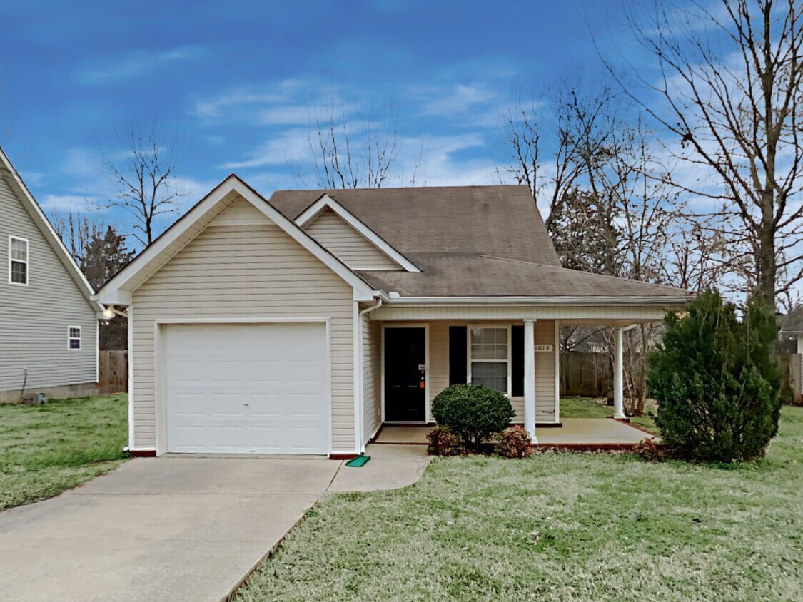 Primary Photo - 1014 Seven Oaks Boulevard