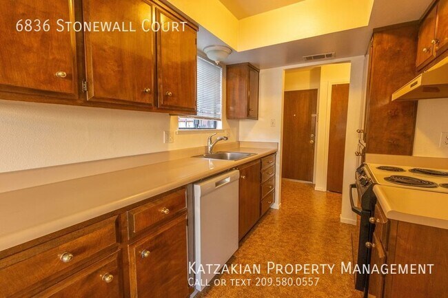 Foto del edificio - 2 Bedroom 1 Bath Home in Lincoln Village West