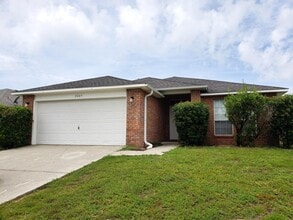 Building Photo - 2045 Catline Cir