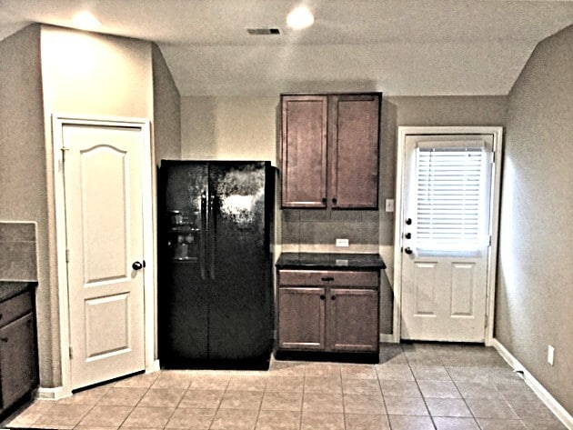 Foto del edificio - 2819 Lockeridge Bend Dr