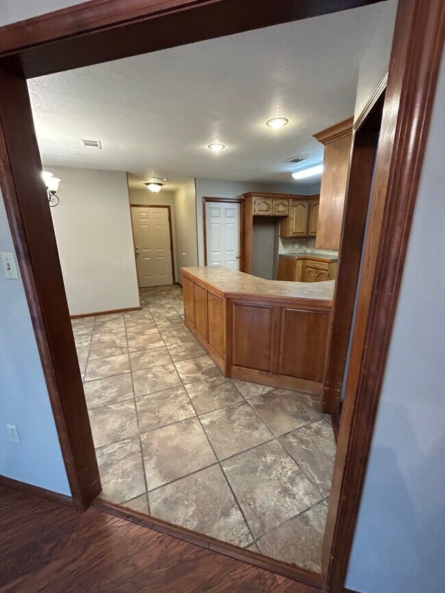 Building Photo - 804 Drake, Conway, AR 72034