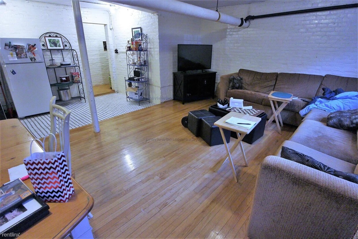 Primary Photo - 120 Glenville Ave