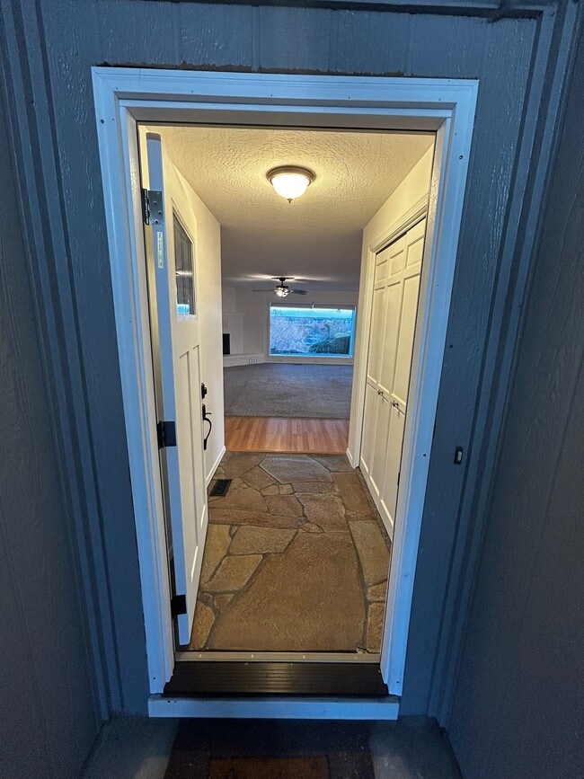 Building Photo - 454 N Pebble Beach Way