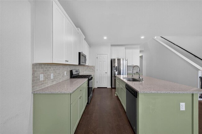 Building Photo - 7634 Leonardo Dr