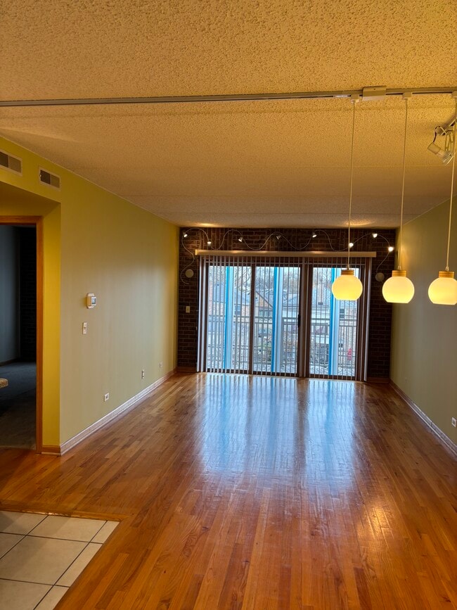 Foto del edificio - 2919 N Harlem Ave