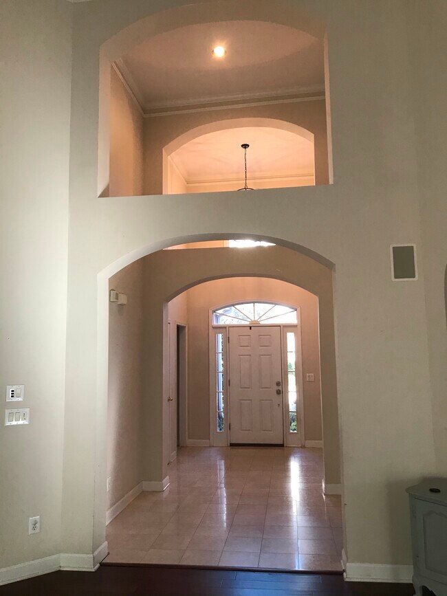 Foyer and front door - 1380 Brookhaven Village Cir NE
