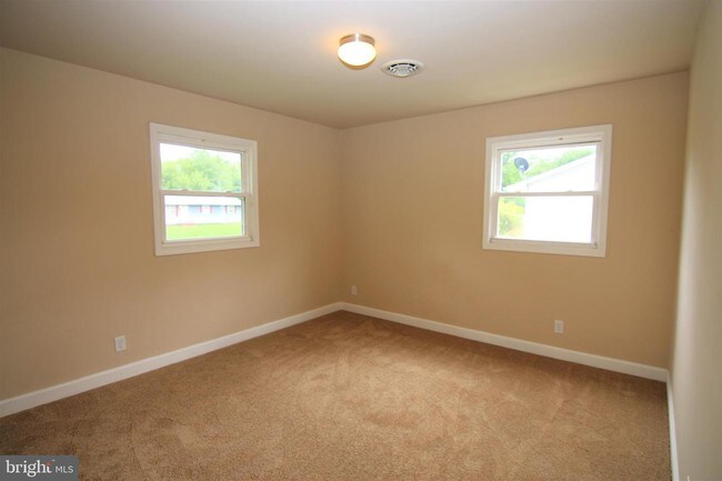 Building Photo - 94 Lingo Dr