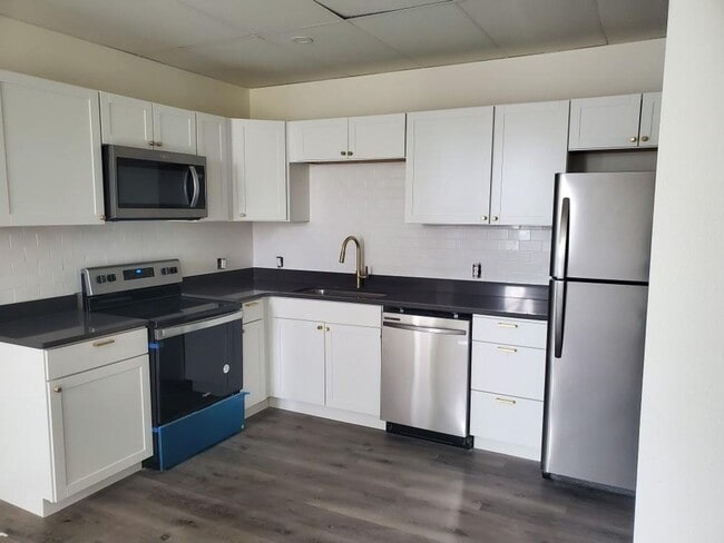 Building Photo - Apartments in the HEart of downtown Bozeman!