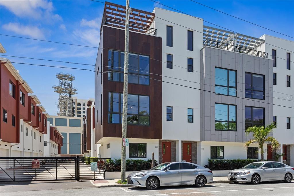Primary Photo - 810 2nd Ave N