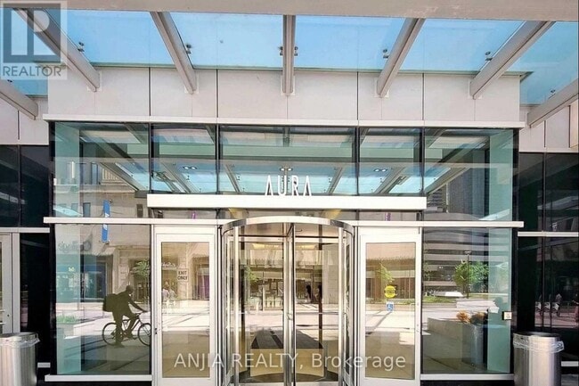 Building Photo - 386 Yonge St