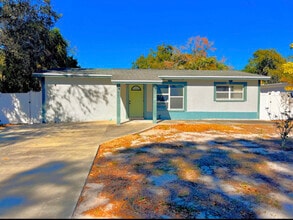 Building Photo - 707 E Spruce St