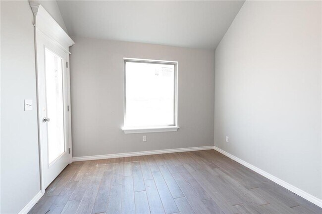 Building Photo - Brand NEW 3 Bedroom 2 Bathroom Home in Tuscany Lakes (Piedmont Schools) with Storm Shelter and Sp...