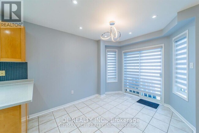 Building Photo - 65 Blackthorn Dr