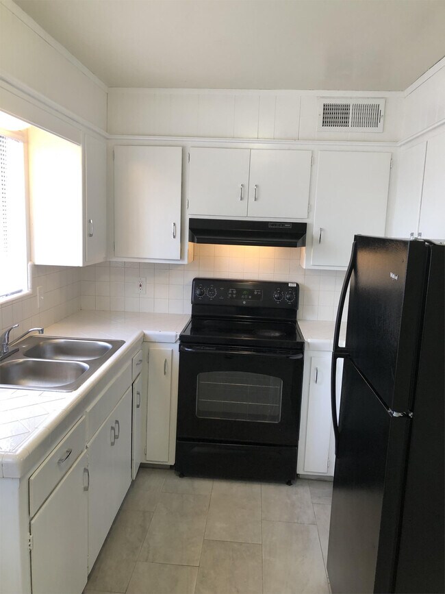 Foto del edificio - 4406 W Myrtle Ave