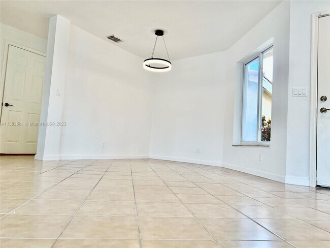 Foto del edificio - 3233 Osprey Ln