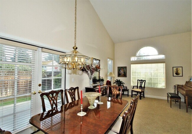 Foto del edificio - Spacious 3/2.5 Near Woodward Park