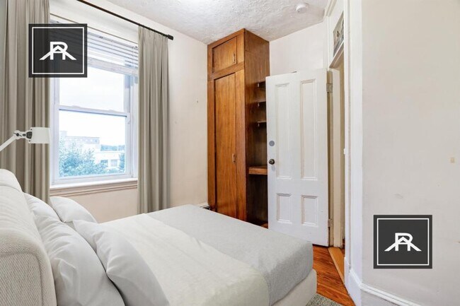 Building Photo - 4 bedroom in Boston MA 02130