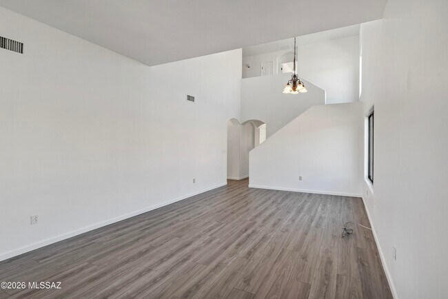 Building Photo - 4830 S VALLECANO Dr