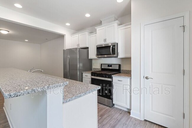 Building Photo - 4755 Lord Fogelman Way