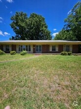 Building Photo - 1415 Augustine Ave