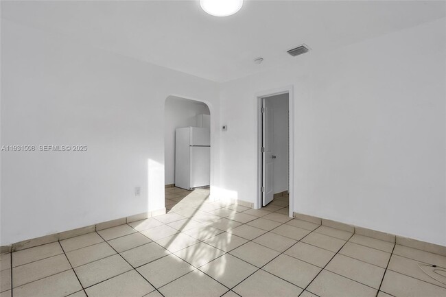 Foto del edificio - 634 SW 10th St