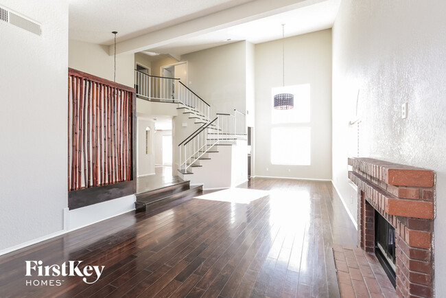 Foto del edificio - 1406 Harmony Hill Dr