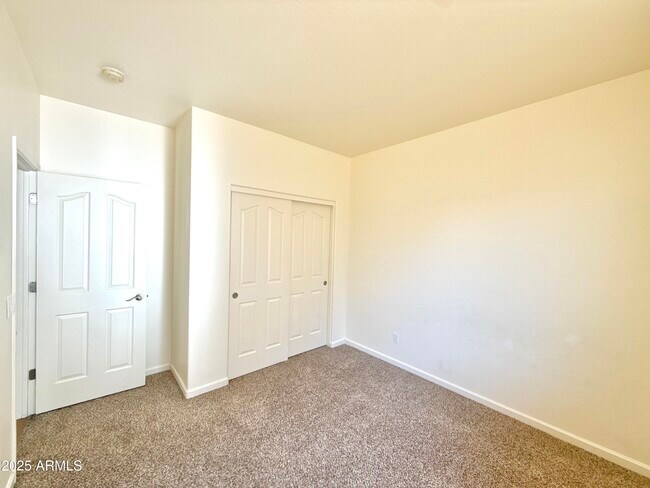 Foto del edificio - 1819 S 238th Ln